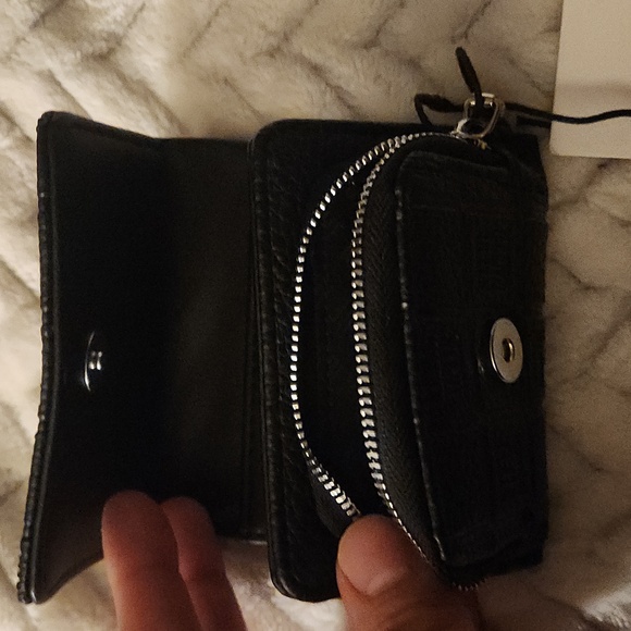Steve Madden Black Small Wallet/clutch with Silver Accents - Picture 5 of 8
